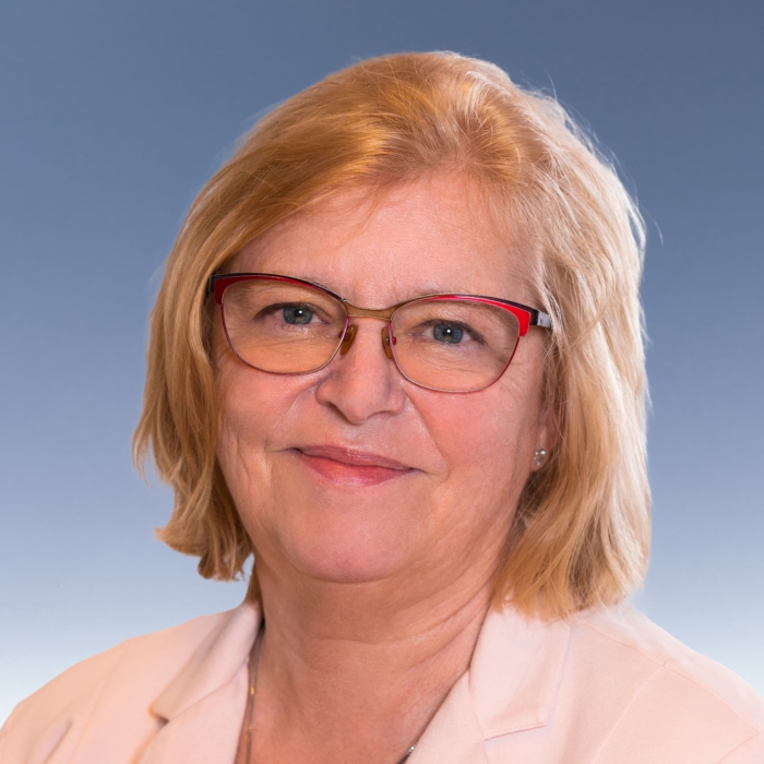 Dr. Anna Hertelendy